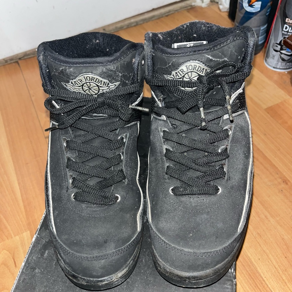 2004 Jordan 2 chrome size 6.5 (grade school)